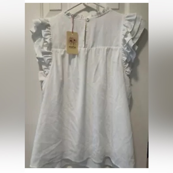Entro White Flutter Ruffle Sleeve Small Top - Picture 2 of 2